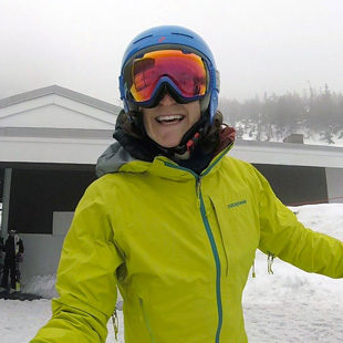 Chloe Wexler SkiEssentials Ski Test Headshot