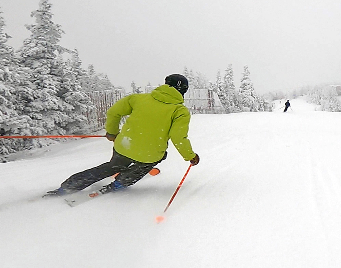2021 Kastle MX88 Ski Review: Half Width Action Image 1