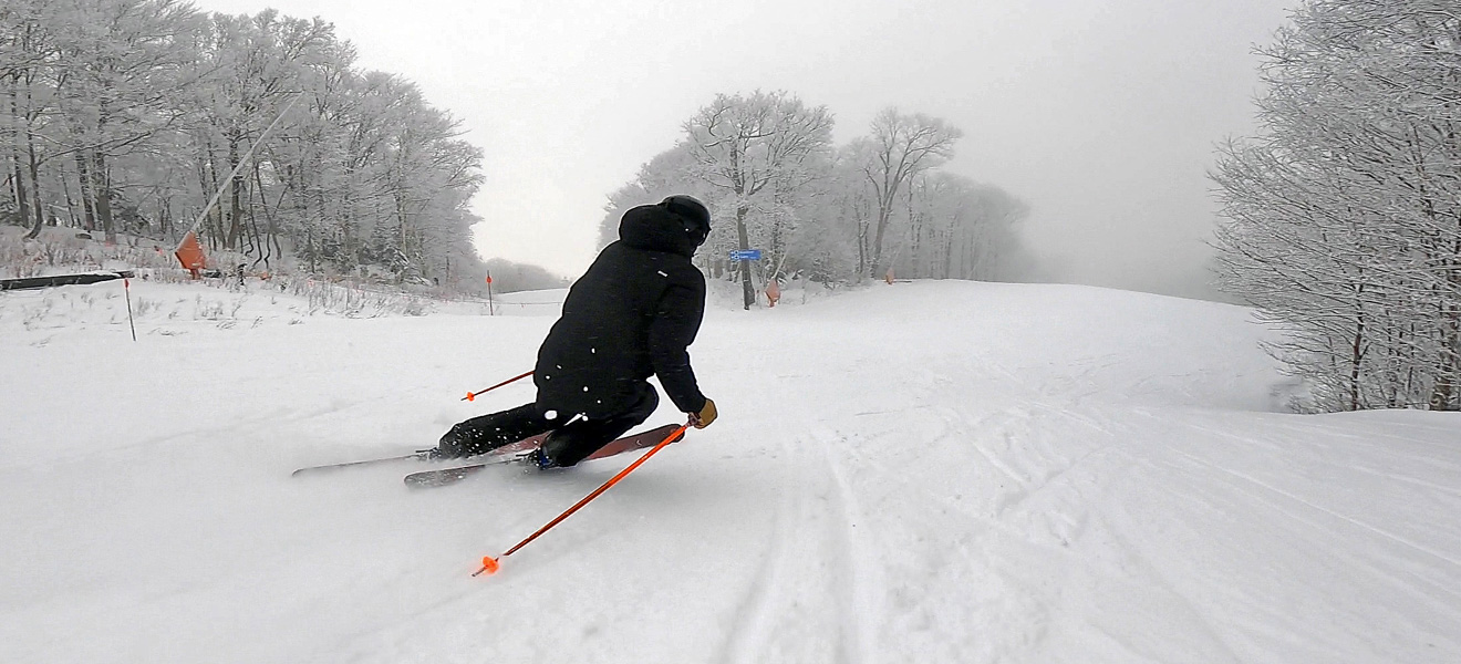2022 Blizzard Brahma 88 Ski Review: Full Width Action Image 2