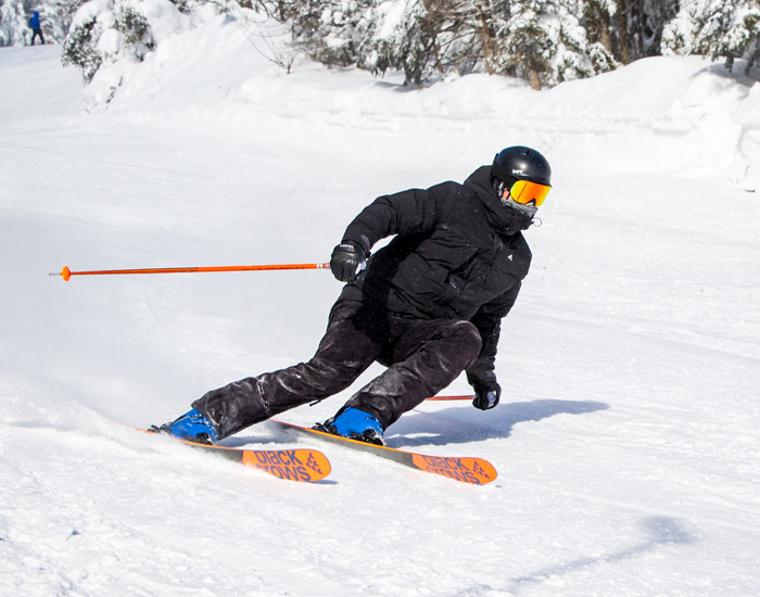 2022 Black Crows Serpo Ski Review: Half Width Action Image 1