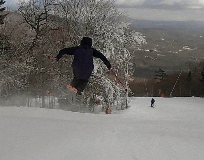 2022 Kastle FX 96 Ti Ski Review: Half Width Action Image 1